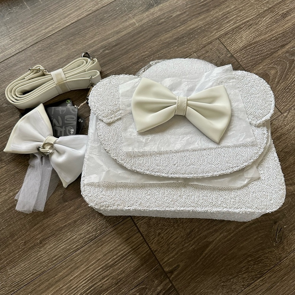 Brand New With tags, foam and protective plastic, Loungefly Disney Bride Bag